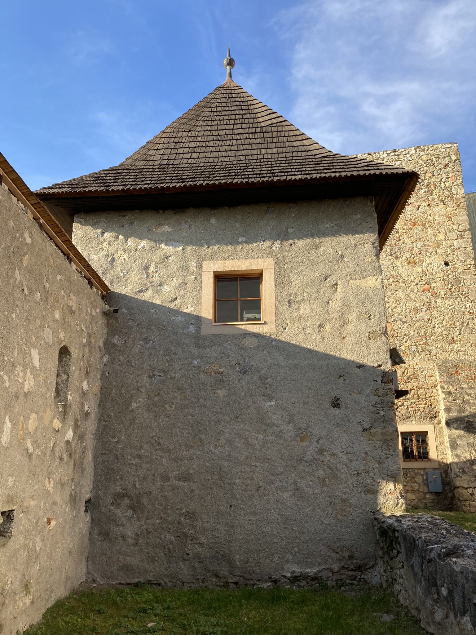 Trenčiansky hrad - 5. brána, letná veža 3